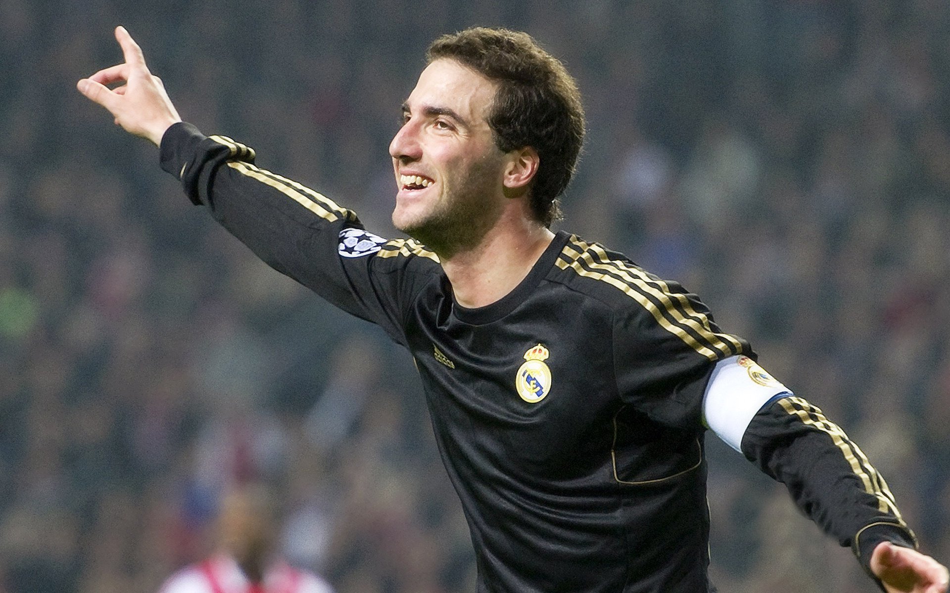 中超裁判水平亟需提升,确保比赛公平公正,中超裁判争议