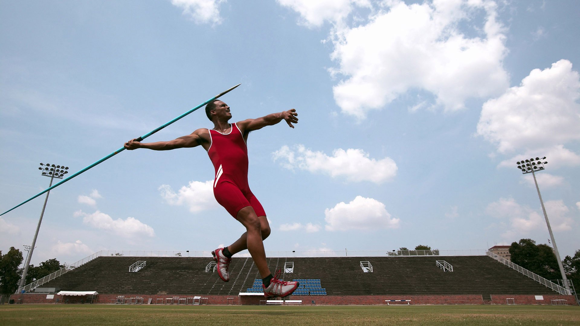 卡扎伊什维利第25球!推射破门,领跑射手榜冲击金靴,扎卡左后卫